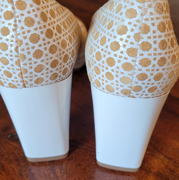 Shoes - Picture 3 of 8